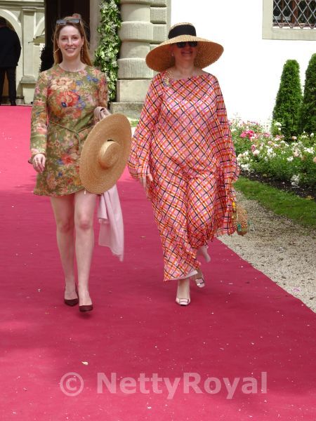 Fürstin Marie zu Waldburg-Zeil und Trauchburg with daughter